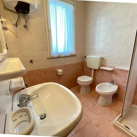 Bright Flat In A With Common Pools Διαμέρισμα *