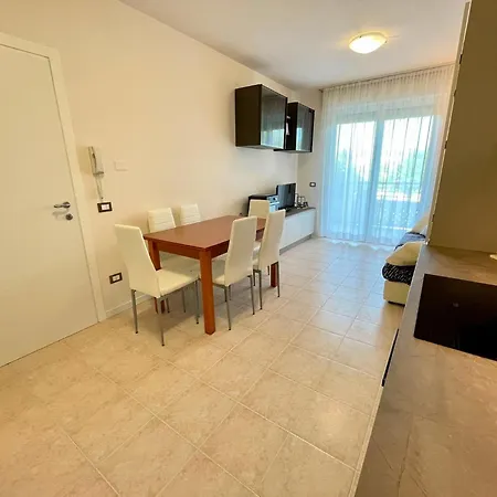 Bright Flat In A With Common Pools *