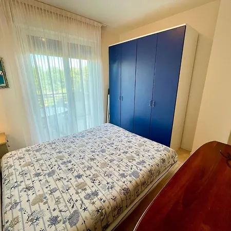 Bright Flat In A With Common Pools