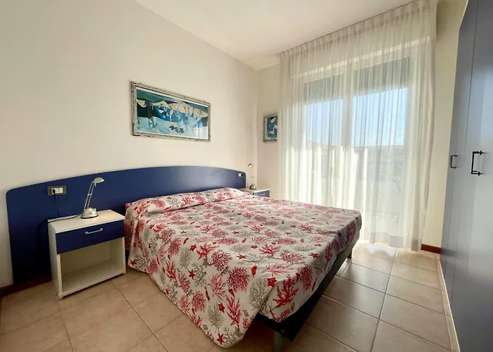 Bright Flat In A With Common Pools